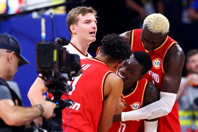 德国队夺冠回国庆祝